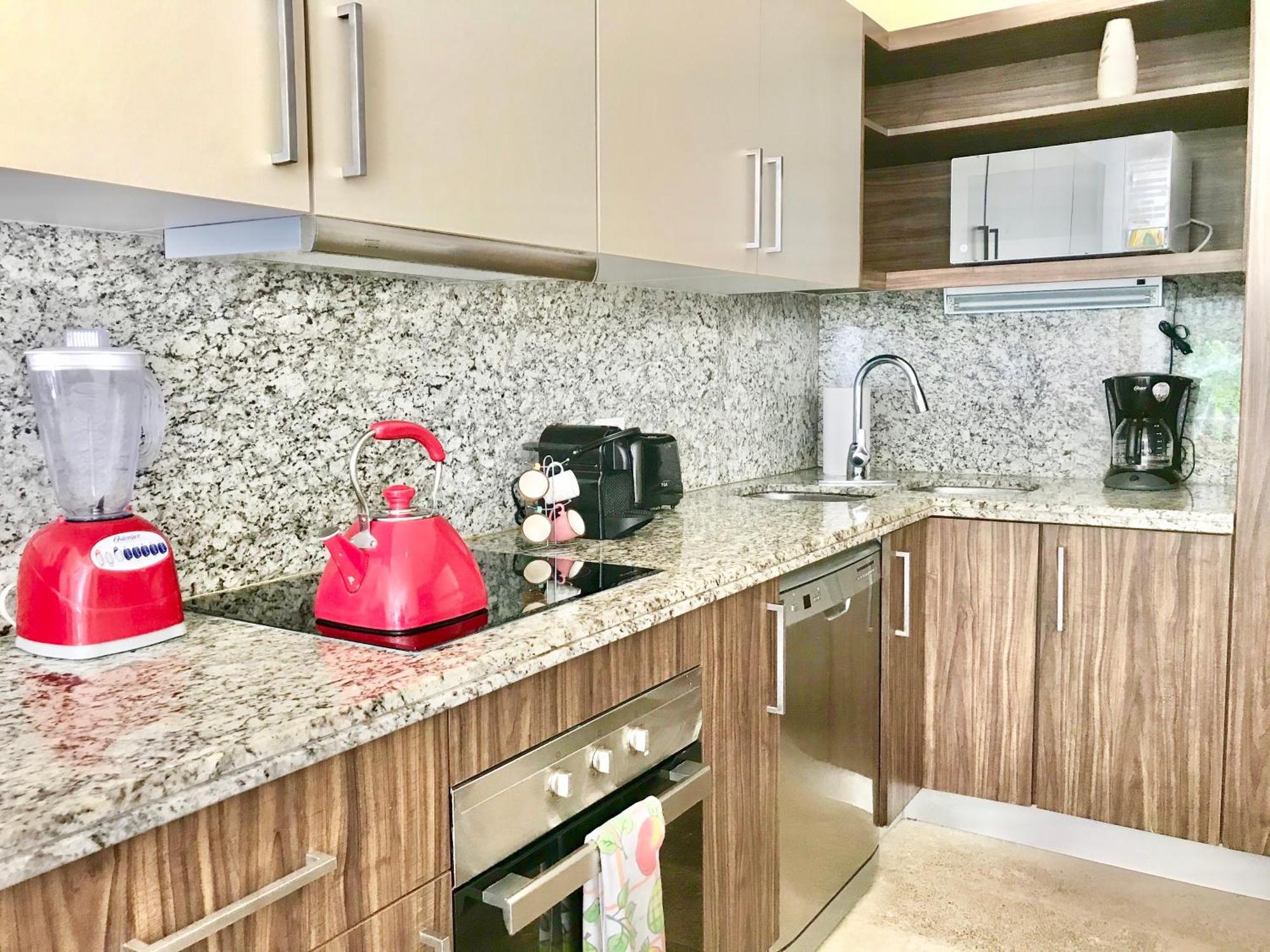 Beautiful Location, Large Pool And Fast 150mg Wifi Apartamento Playa del Carmen
